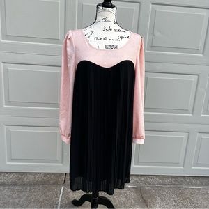 MOMO MATERNITY DRESS  SIZE SMALL  NEW